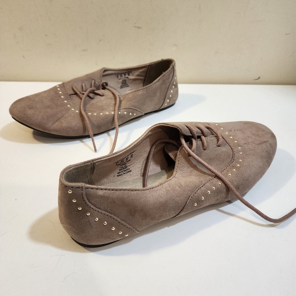 Dream Out Loud by Selena Golens Tan Women's Lace Up Shoes size 9 - Picture 10 of 12